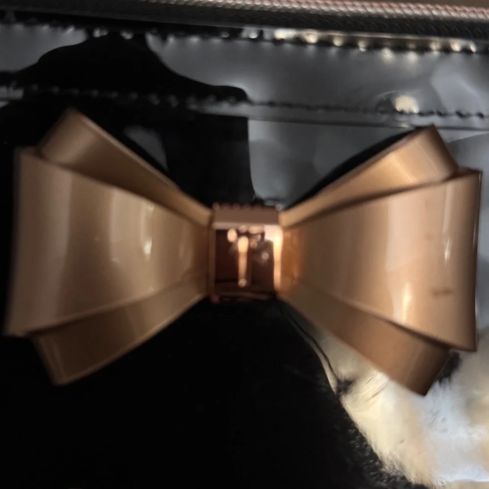 Ted Baker‎ London Black Patent Bow Makeup Bag Rose Gold Hardware Cosmetic Pouch